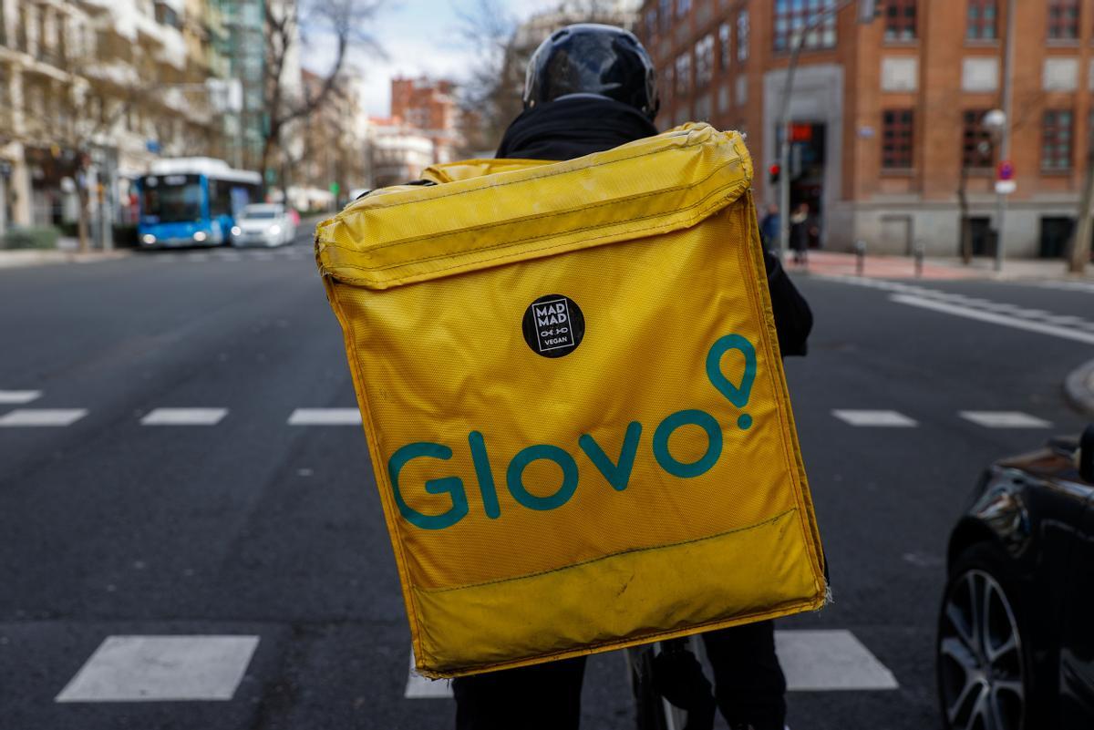 Bruselas investiga a Glovo y Delivery Hero por un posible cártel en el reparto de comida