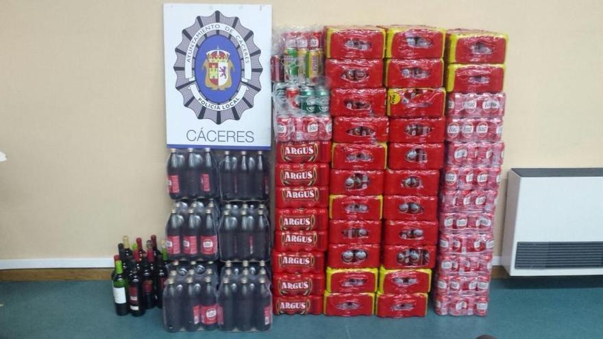 Intervienen 1.232 botellas de alcohol en una multitienda de Cáceres que vendía a menores