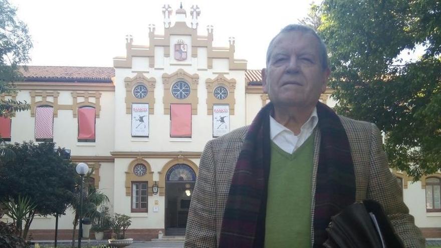 José Antonio Sierra, en la mañana de ayer, delante de las instalaciones de La Térmica, la antigua Casa de la Misericordia.