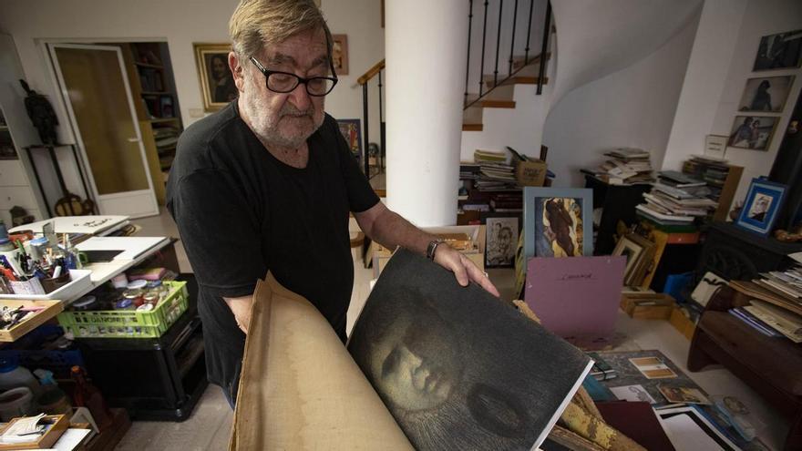 Indemnizan con 40.000 € al pintor de Xàtiva Joan Ramos tras la fuga de agua que dañó 133 cuadros en su estudio