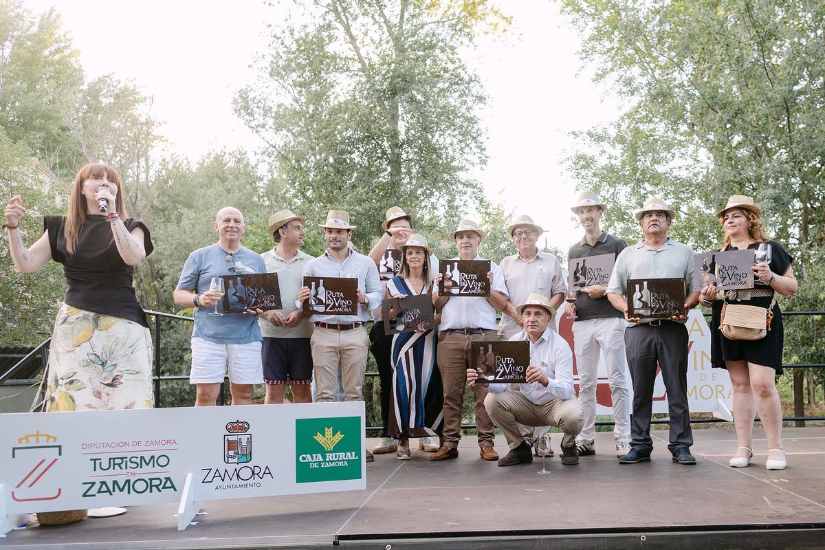 Promoción de los vinos de Zamora en las Ferias y Fiestas de San Pedro Promoción de los vinos de Zamora en las Ferias y Fiestas de San Pedro