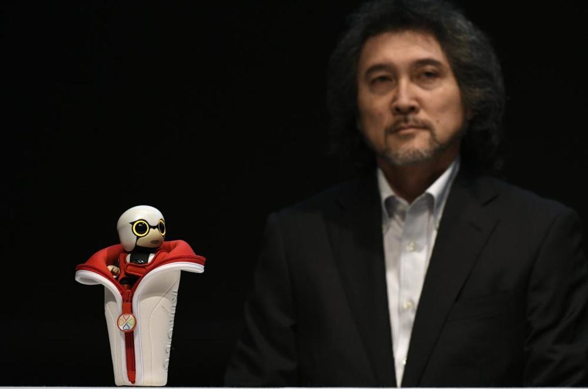 El fabricante de automóviles japonés Toyota pondrá a la venta a partir de 2017 un pequeño robot compacto cuya aspiración es la de hacer compañía, aunque todavía se desconocen cuales serán todas sus prestaciones.
