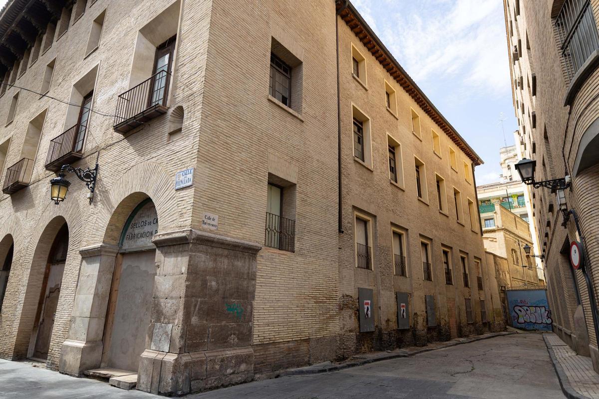 Estado actual del palacio de Fuenclara de Zaragoza, que podría reconvertirse en un hotel.