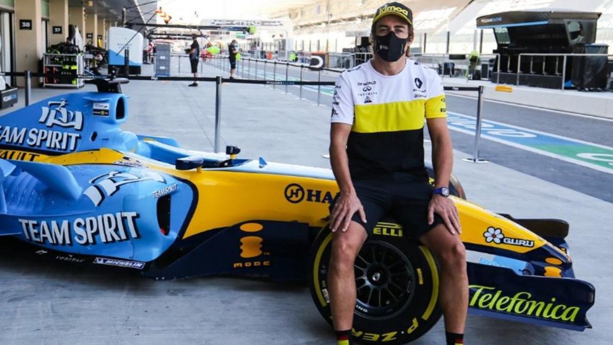 Alonso se ha reencontrado con su coche campeón de 2005