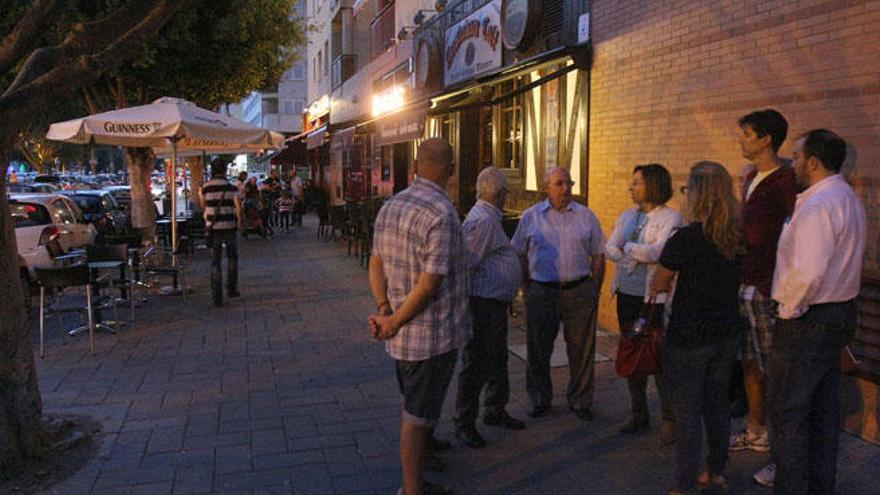 Los vecinos de la calle Plutarco han protestado numerosas veces por el ruido de las terrazas de la zona.