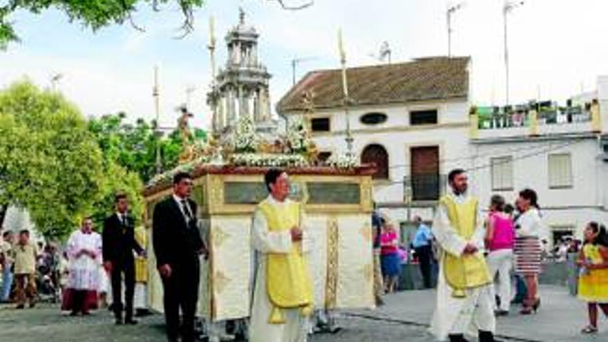 Montilla mantiene viva la tradición del Corpus Christi con una procesión