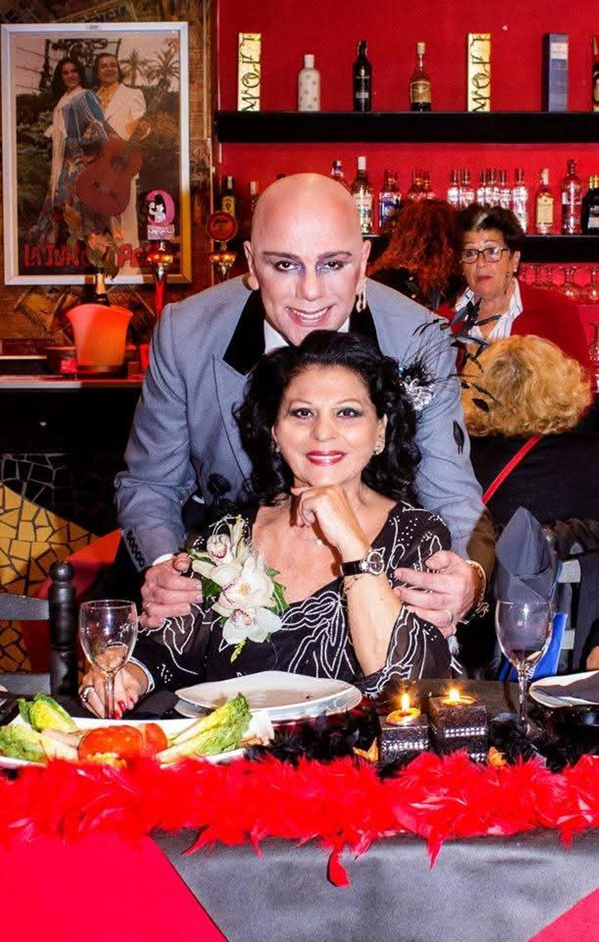 Miguel Brass con Carmen Flores