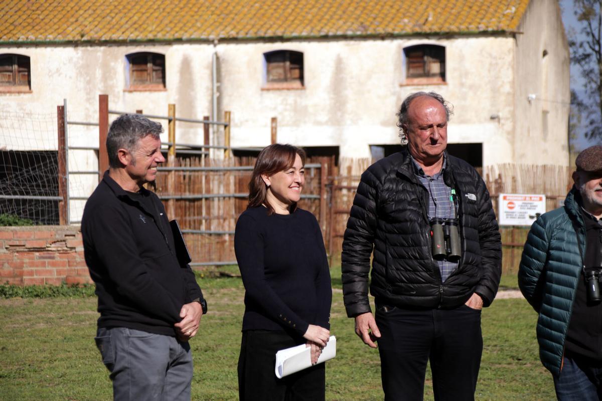 Garrigós, Paneque i Sargatal durant l'acte d'alliberament d'ibis a l'Empordà