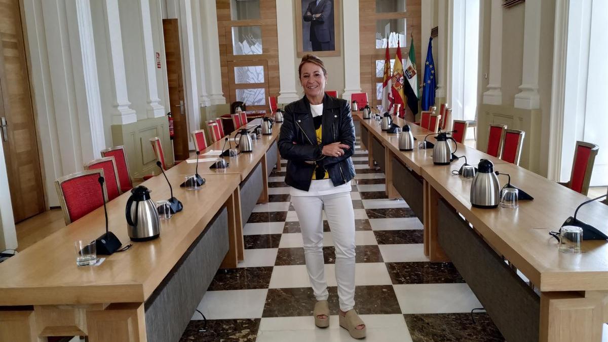 Elena Nevado en su despedida del Ayuntamiento de Cáceres: &quot;He querido seguir siendo yo y lo he conseguido&quot;