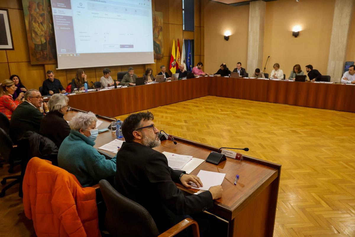 El gobierno local llevará a pleno las demandas a la Xunta en materia de arreglos en el centro.