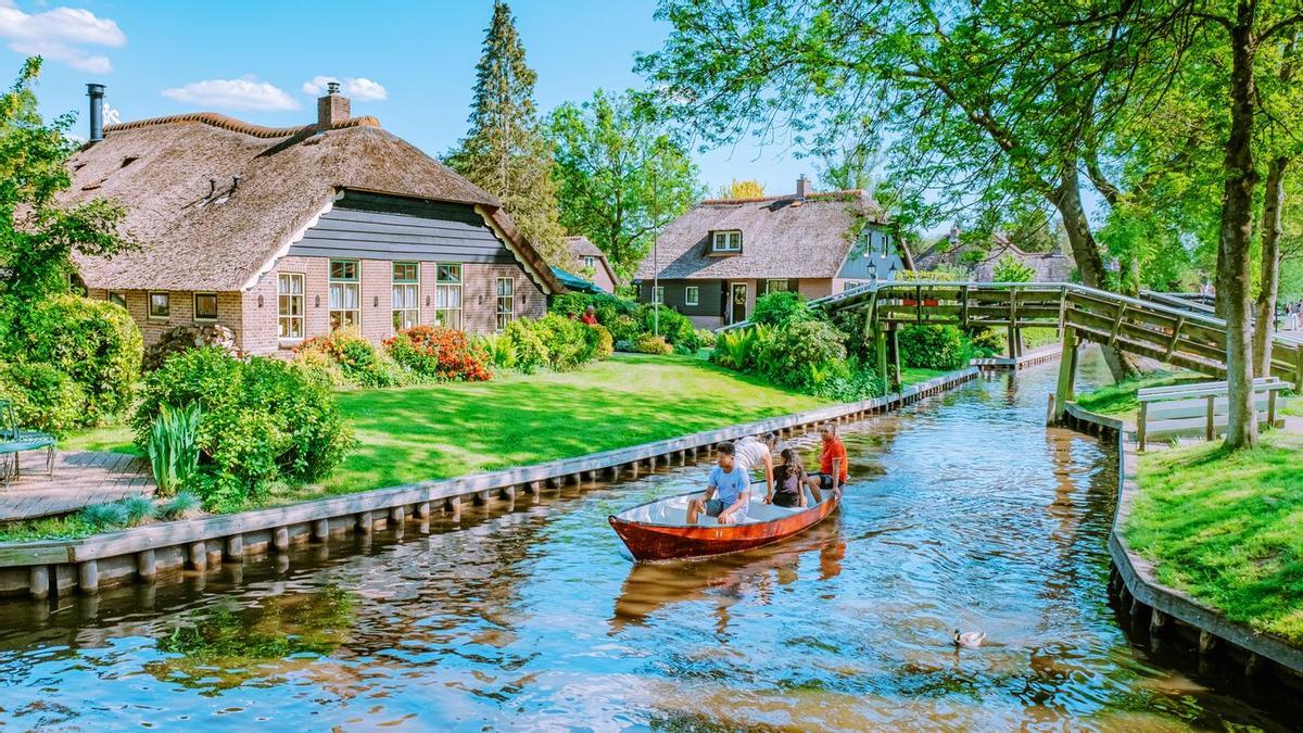 Giethoorn es conocido, también, como la Venecia del Norte