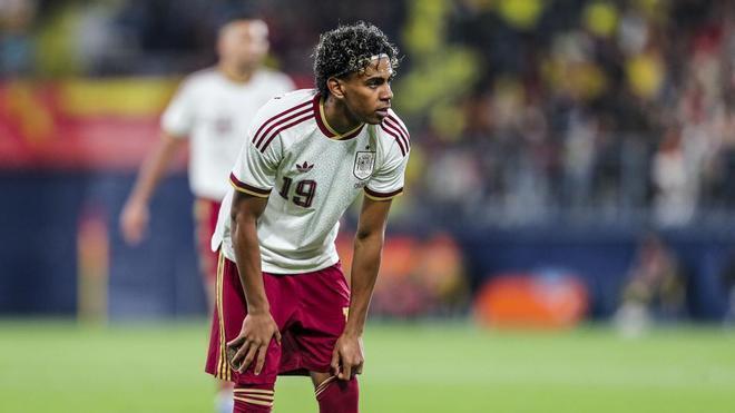 Lamine Yamal, durante el partido de España contra Serbia