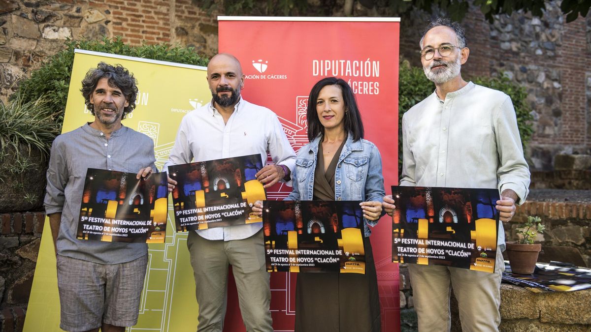 Presentación del Festival Clacón en el palacio Carvajal