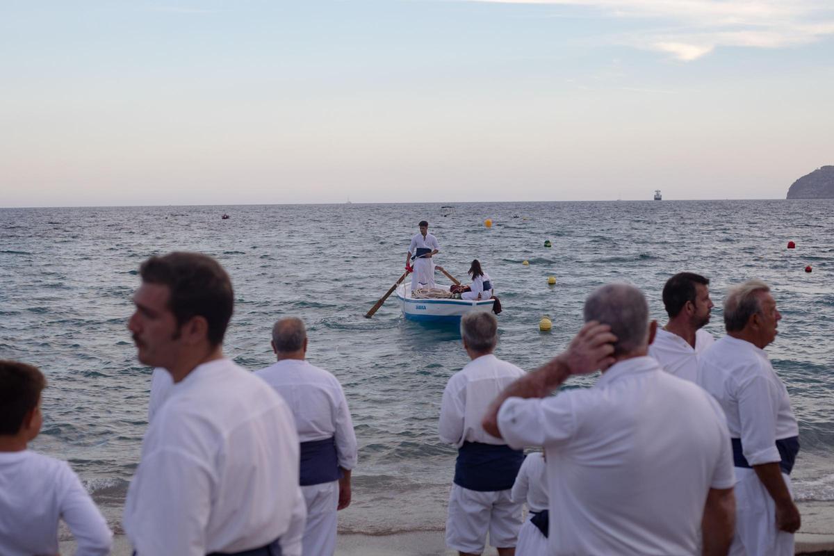 El Portús recrea su origen con el arte marinero de la jábega El Portús recrea su origen con el arte marinero de la jábega