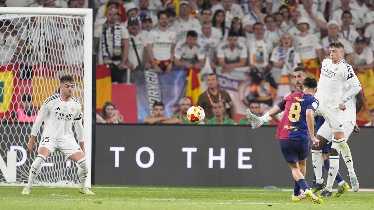 El remate de Pedri que se convirtió en el primer gol de la final de Copa.