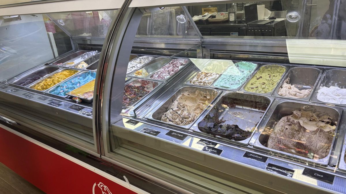 Vitrina de helados Dulcepan Aragonesa.