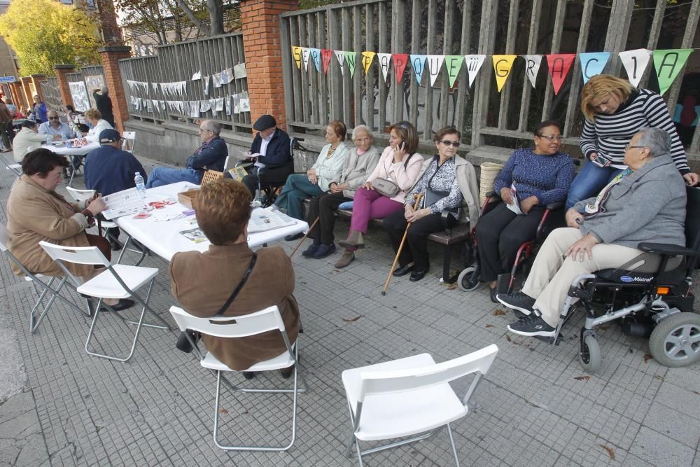 Vecinos del Cristo reivindican en la calle el uso del viejo HUCA