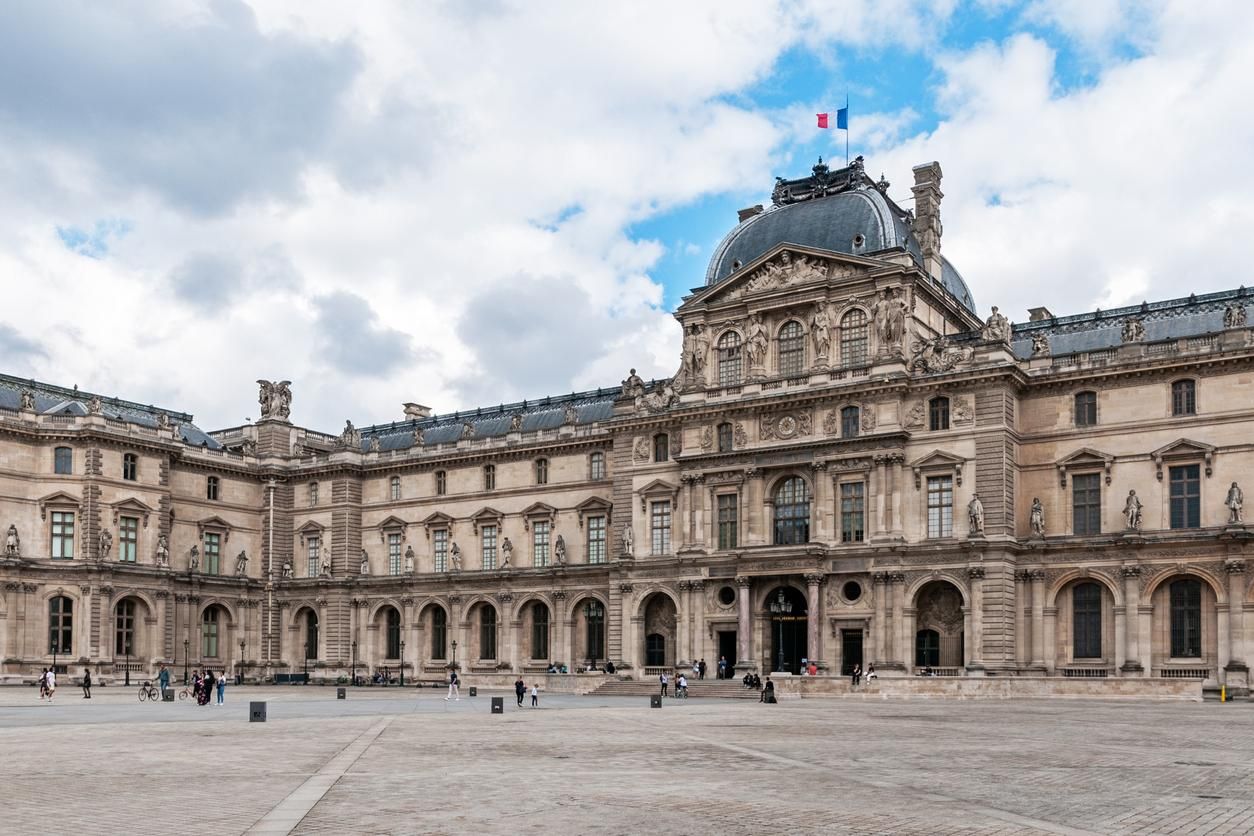 El Palacio Real está inspirado en los bocetos del Louvre