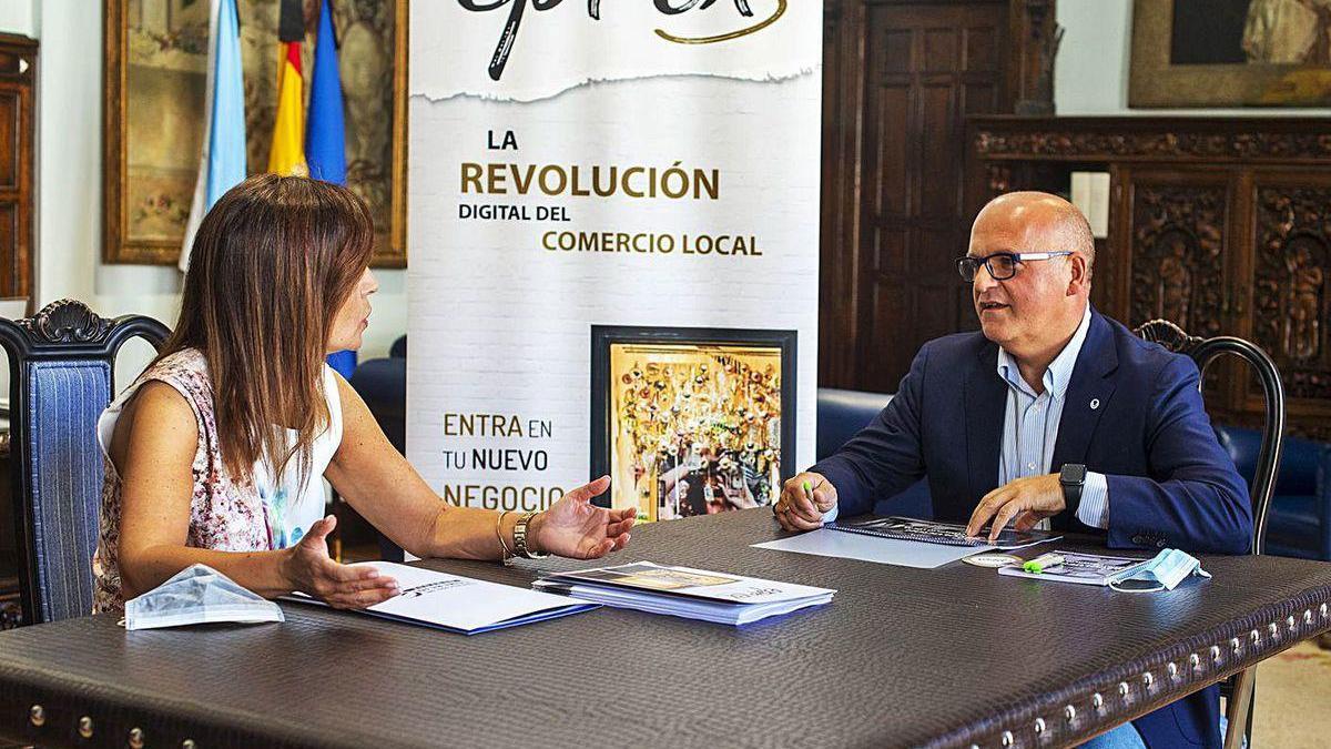 Reunión de Beatriz Gómez con Manuel Baltar.