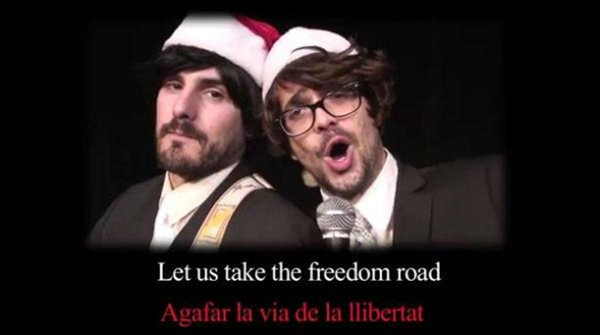 La cançó és una versió del clàssic nadalenc ’Let it snow’.