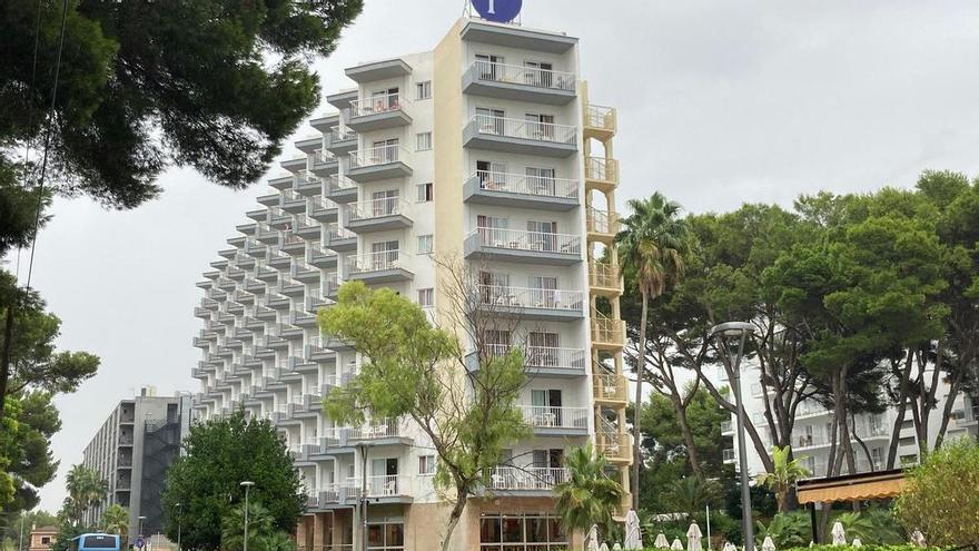 Ballermann-Urlauber stürzte auf Mallorca von Hotelbalkon: 25-Jähriger schwebt weiter in Lebensgefahr