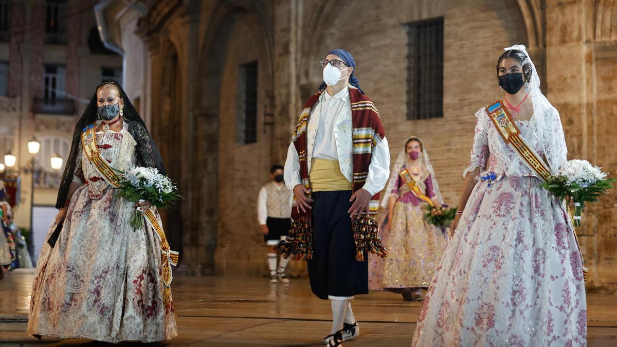 Búscate en el primer día de Ofrenda por las calles del Mar y Avellanas entre las 21:00 y 22:00 horas