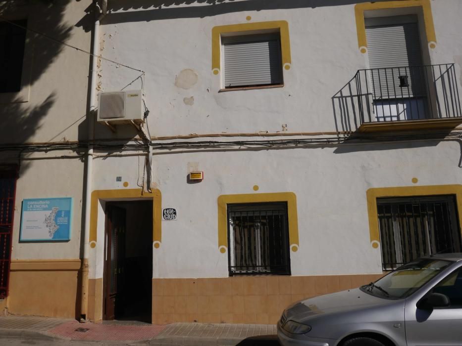 El bar mantiene la antigua denominacion de «Tele Club».