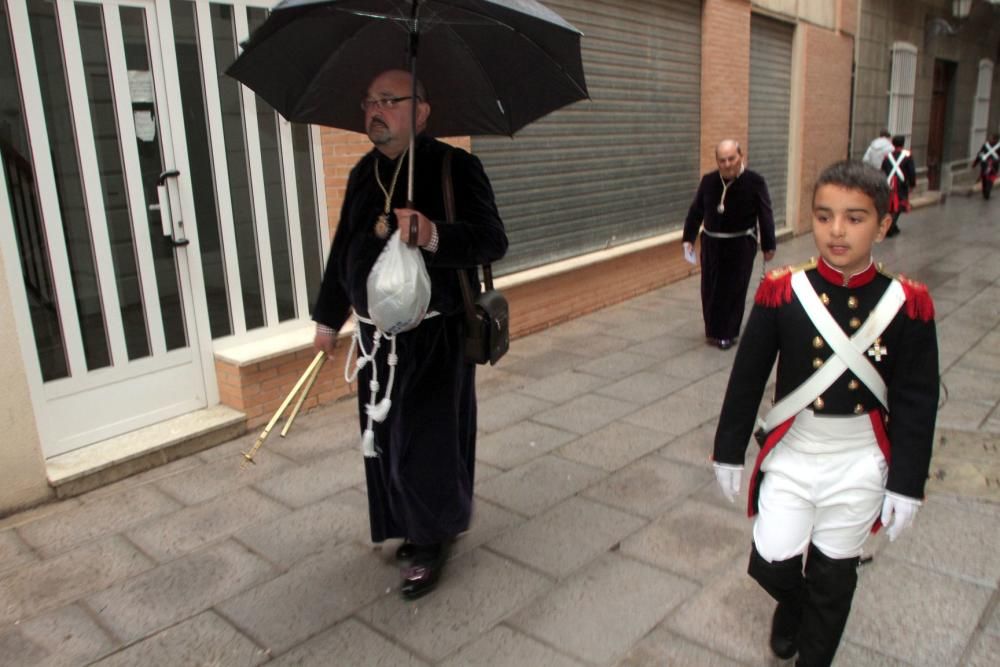 La lluvia obliga a suspender la procesión de la Piedad