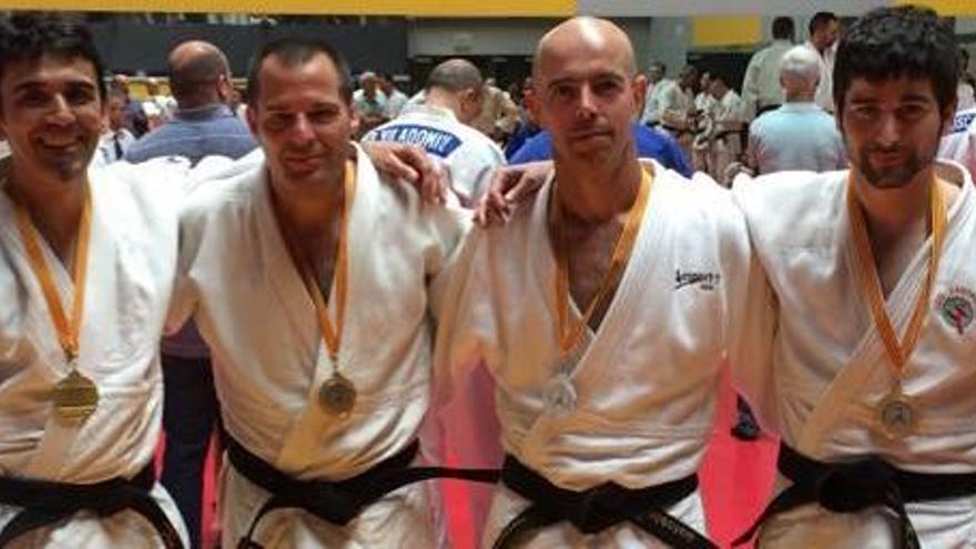 Quatre medalles als catalans de judo veterans