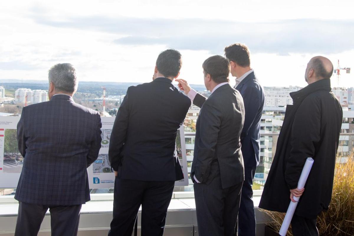 García Martín visita en Tres Cantos actuaciones públicas financiadas por el PIR.