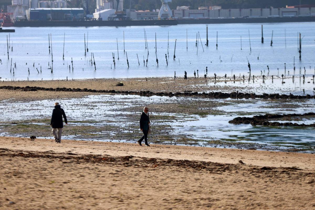 La ría asiste a las primeras "mareas vivas" del año.