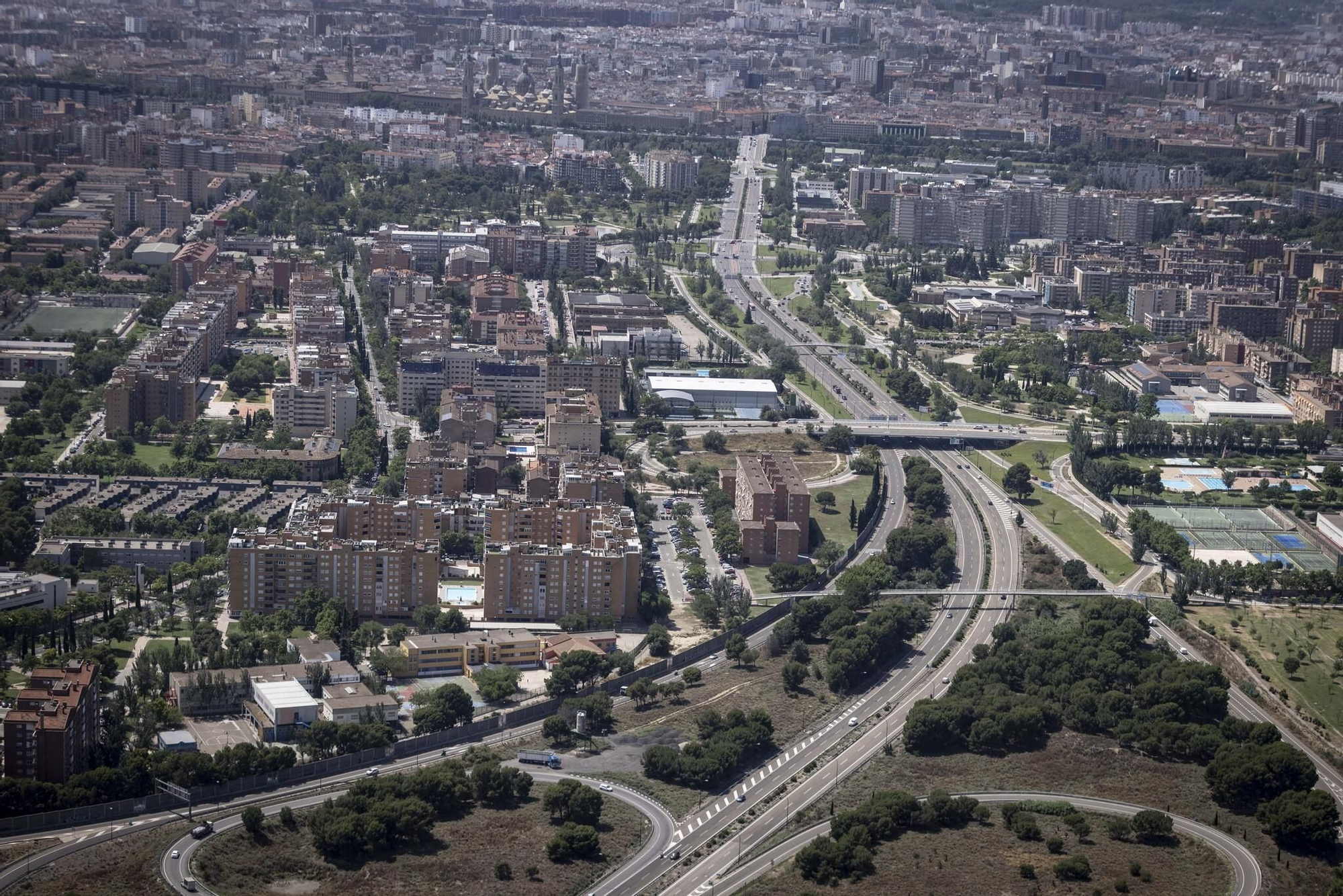 Así se ve Zaragoza desde el helicóptero de la Unidad Aérea de la Policía