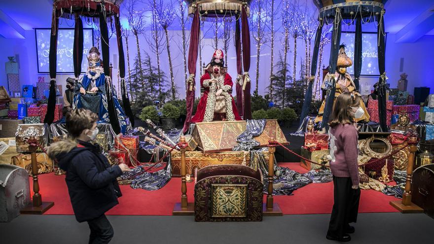 Los Reyes Magos visitan a los niños de Oviedo