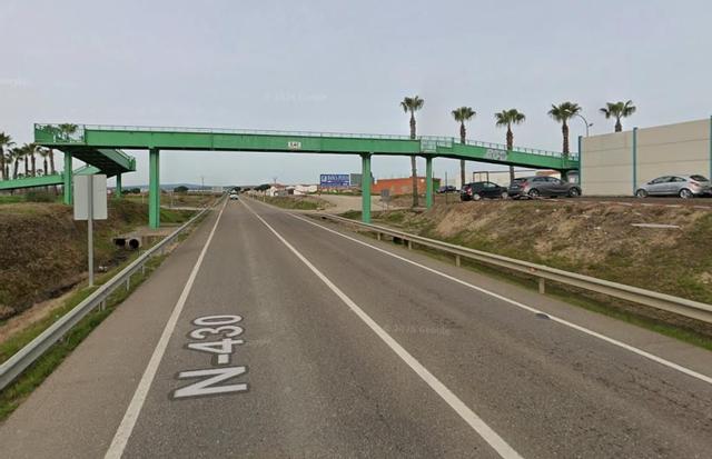Carretera N-430 a su paso por Santa Amalia.