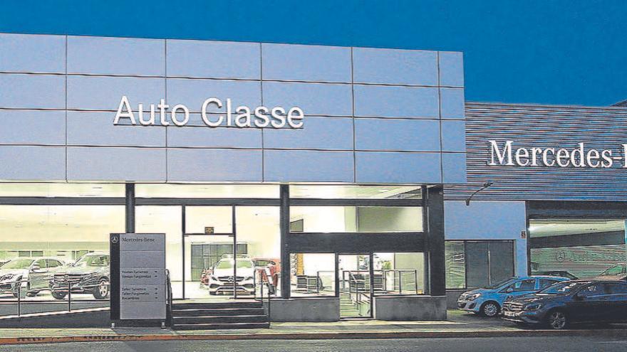 Auto Classe está en el kilómetro 1 de la Carretera de Alicante, en Murcia, y es concesionario oficial de Mercedes-Benz.
