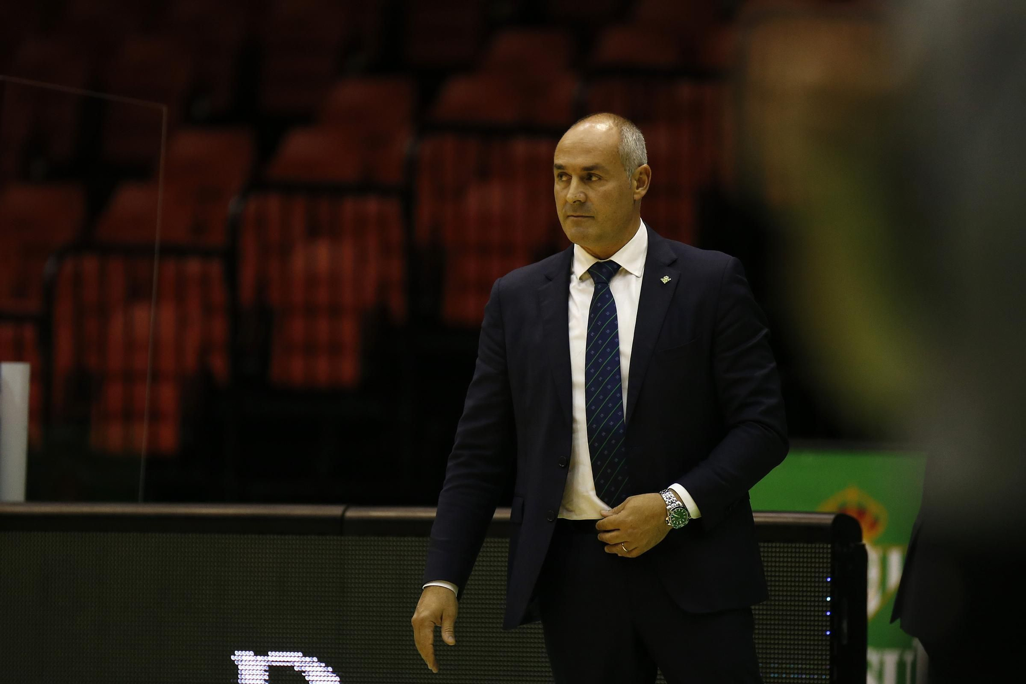 RS315957_J12 BET-RBB Firmar acb Photo - F Ruso.jpg