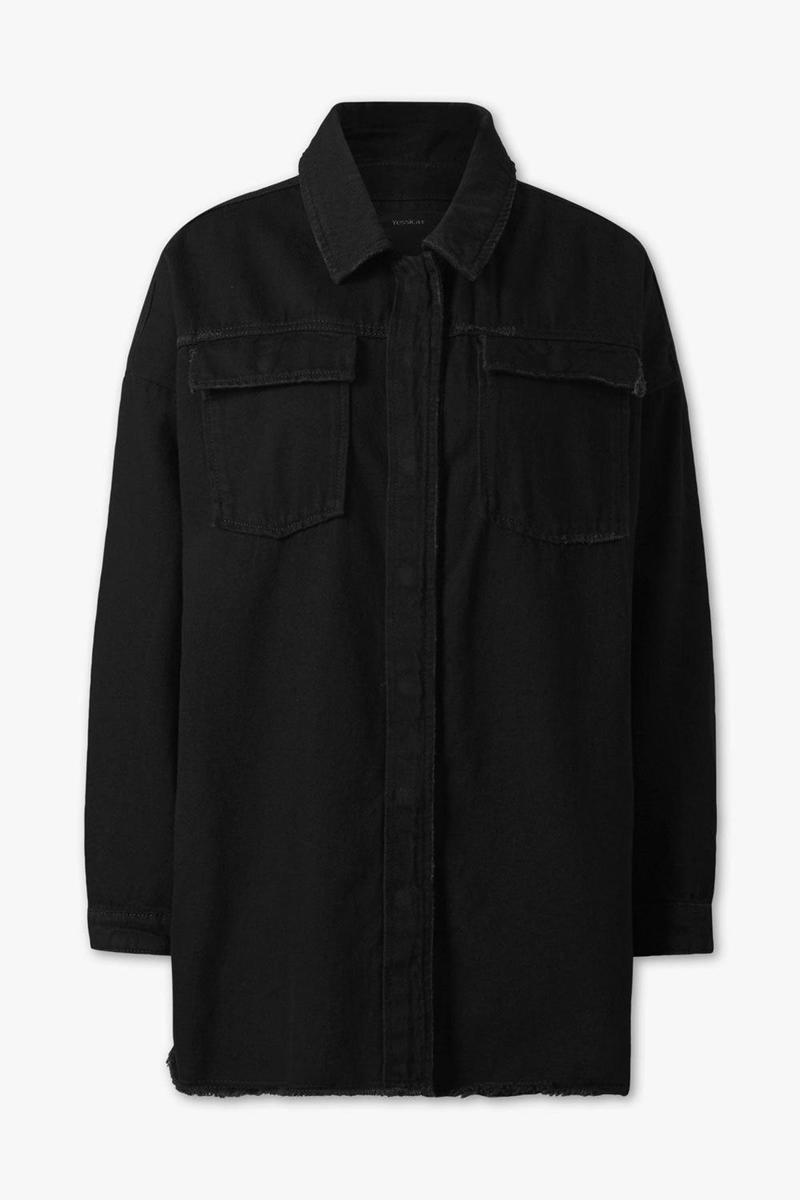 Sobrecamisa negra de C&amp;A (precio: 34,90 euros)