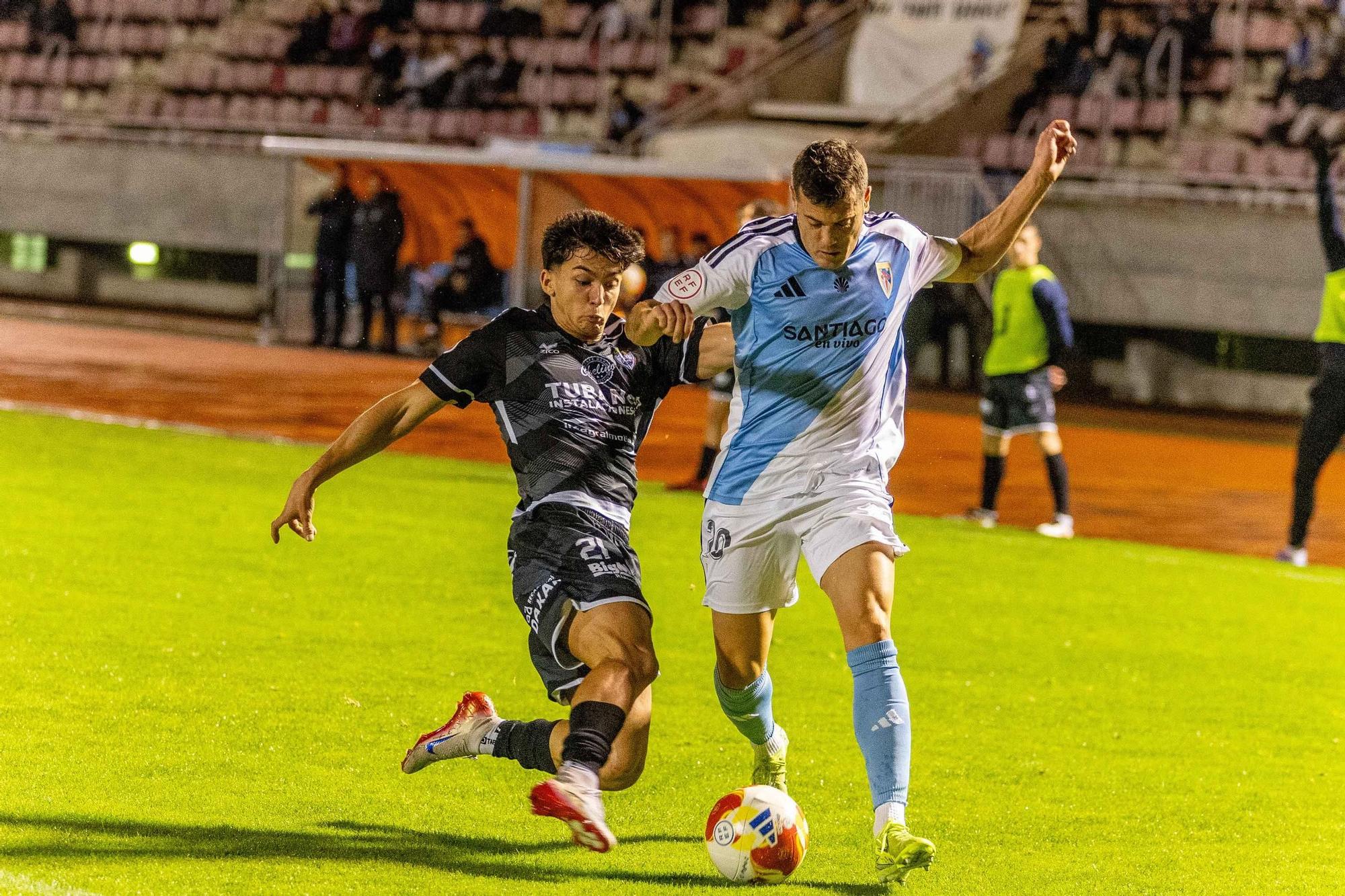 Agónico triunfo del Compostela ante el Noya