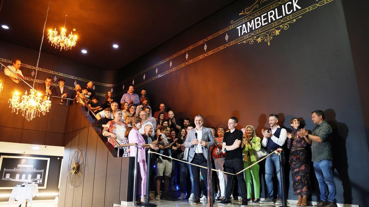 Inauguración de los cines Tamberlick, con la presencia del concejal Ángel Rivas