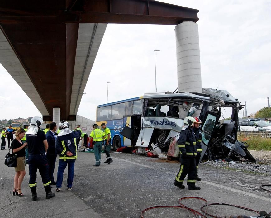 Accidente brutal de autobús en Avilés