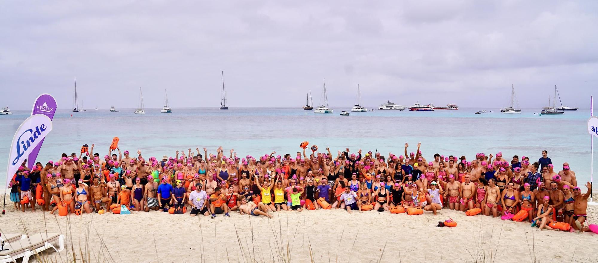 Galería: Vuelta a Formentera nadando contra la Fibrosis Quística