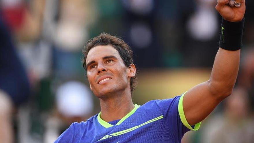 Nadal barre a Thiem y roza la décima en París