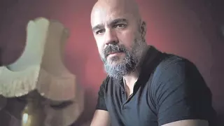 Se vende poeta