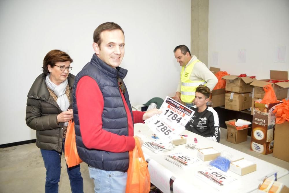 Entrega de dorsales de la San Silvestre de Cartagena