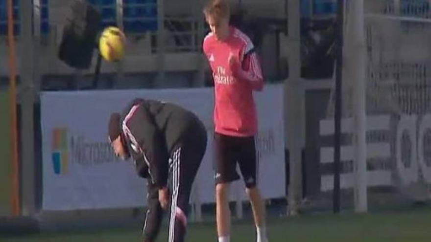 Odegaard completa su primer entrenamiento con el Madrid