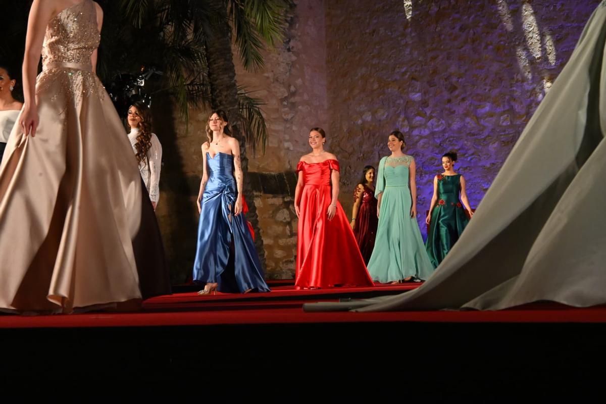 Las candidatas a Reina de las Fiestas de Elche brillan en una gala renovada en Traspalacio Las candidatas a Reina de las Fiestas de Elche brillan en una gala renovada en Traspalacio