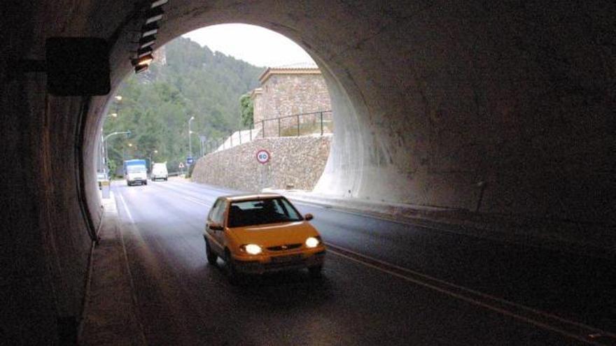 Im Frühjahr und Sommer fahren täglich über 10.000 Autos durch den Tunnel.