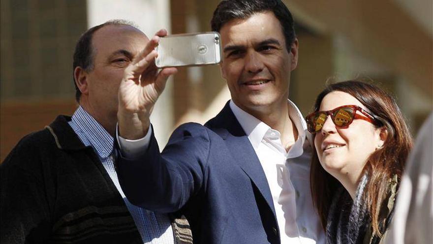 El PSOE pide a Podemos y Ciudadanos que ayuden a Susana Díaz a gobernar