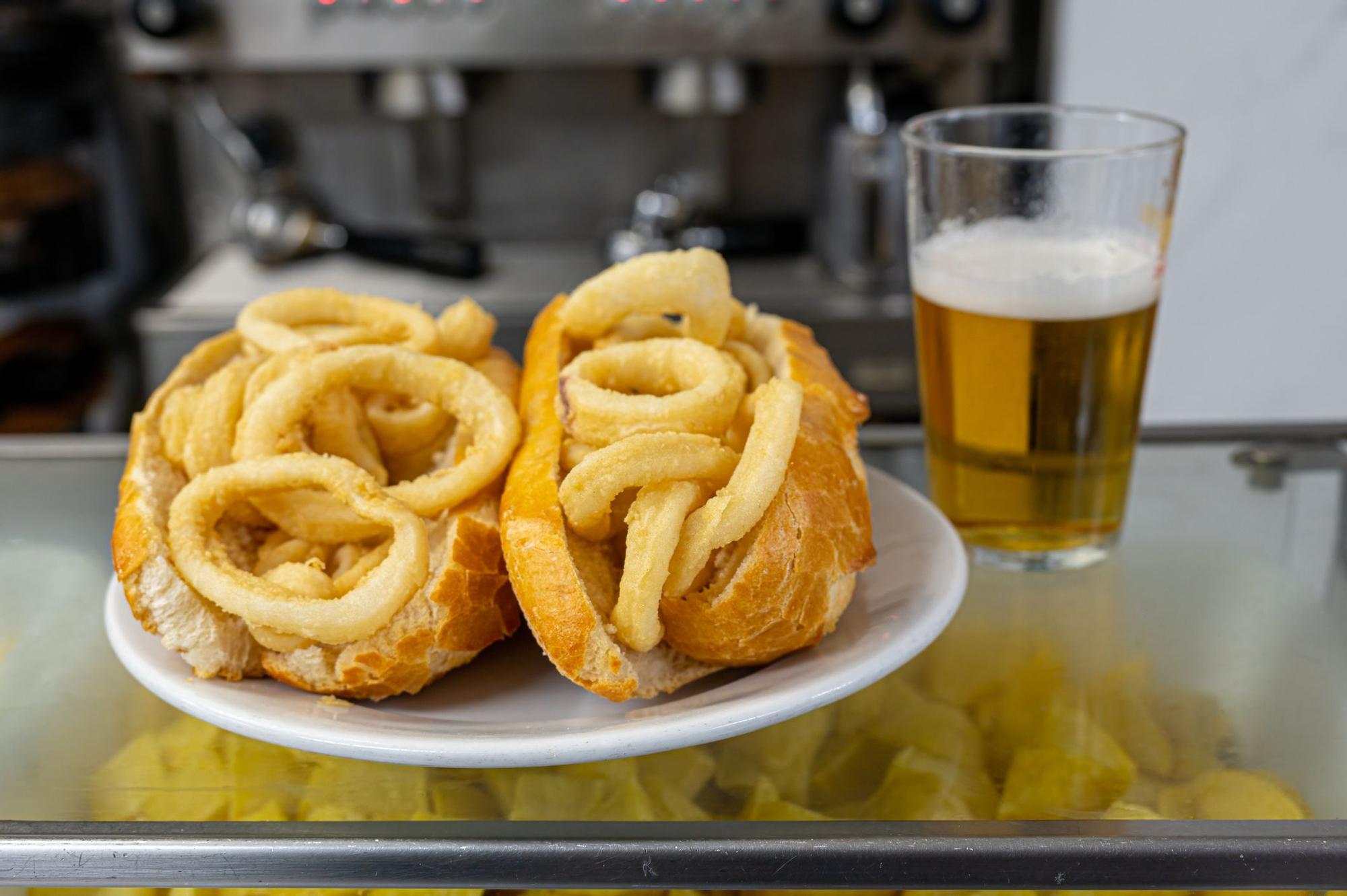 Así es el mejor bocadillo de calamares de Madrid