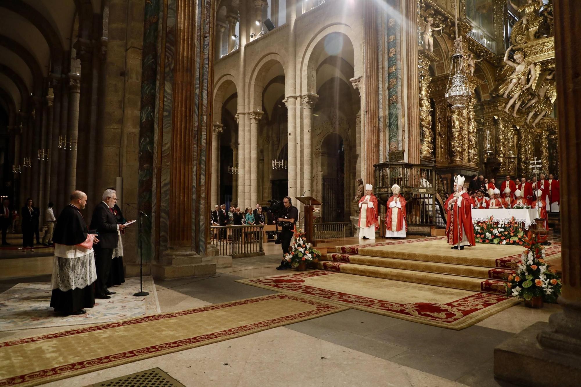 El presidente del Parlamento de Galicia renueva la Ofrenda al Apóstol en Santiago como delegado regio